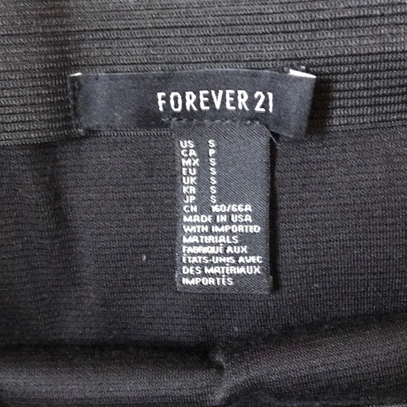 Forever 21 Gold and Black Aztec mini skirt 😍 - Picture 2 of 5